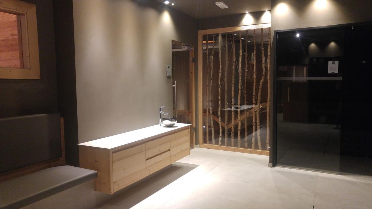 Hotel Flora Alpina 坎皮泰洛迪法萨 外观 照片